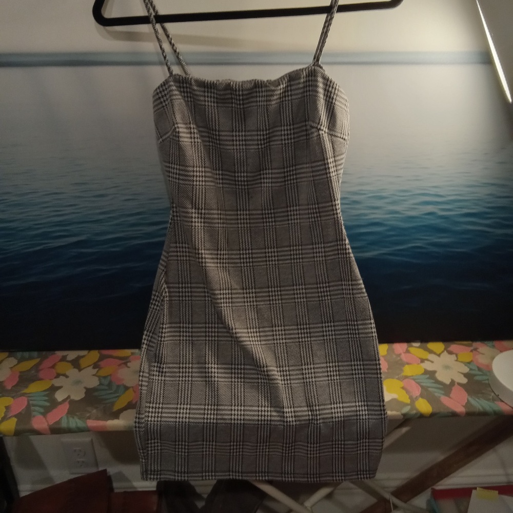 Windsor small black and white sun dress